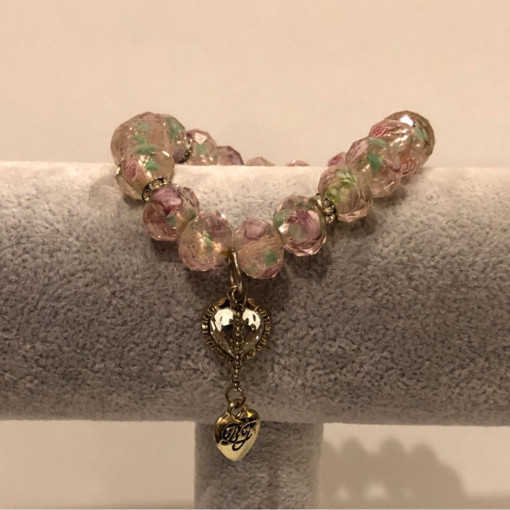 Betsey Johnson Rose Bracelet- stretch w/ glass beads & gold tone charms - Picture 5 of 12